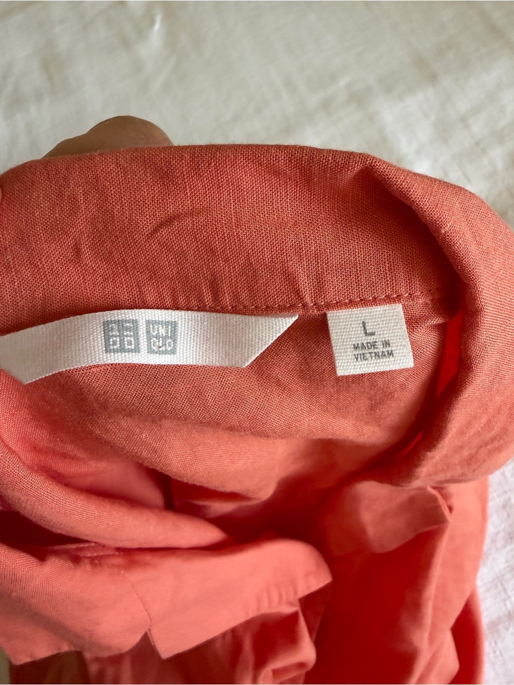 Uniqlo Coral Rayon And linen Blend Short-Sleeve Button Down Shirt - Picture 5 of 8